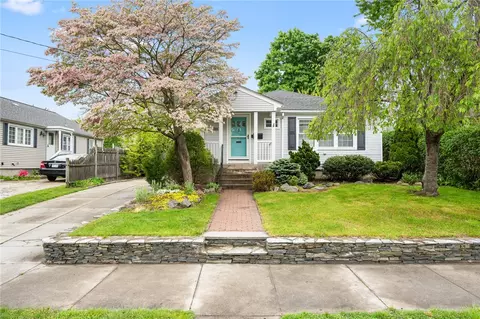 135 Albert Ave, Cranston, RI 02905