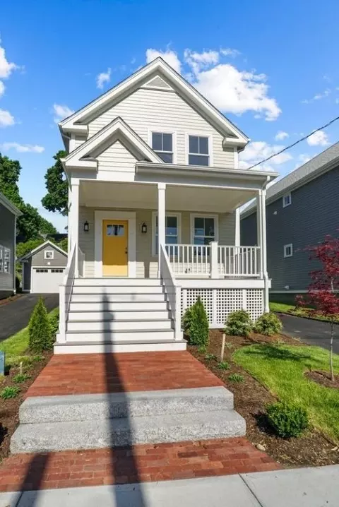 18 Duke St, East Greenwich, RI 02818