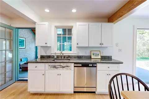Kitchen - 21 John Dyer Rd, Little Compton, RI 02837 photo 2 of 6