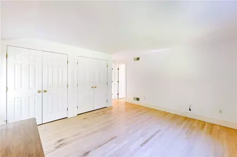 Bedroom - 21 John Dyer Rd, Little Compton, RI 02837 photo 1 of 4