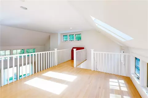 Entry Way - 21 John Dyer Rd, Little Compton, RI 02837 photo 4 of 4