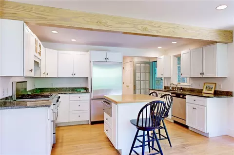 Kitchen - 21 John Dyer Rd, Little Compton, RI 02837 photo 3 of 6