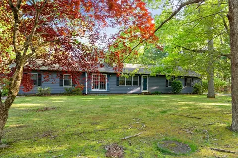 1640 Shermantown Rd, North Kingstown, RI 02874