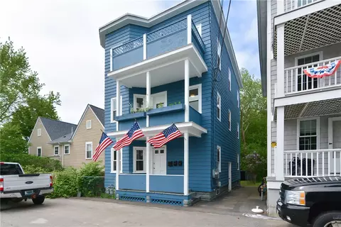 13 Siegel St, Bristol, RI 02809