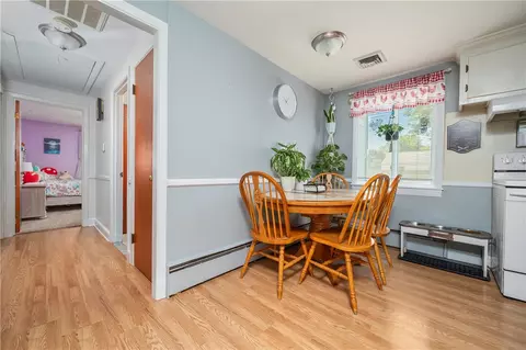 Entry Way - 12 Commodore Ave, Warwick, RI 02888 photo 1 of 4