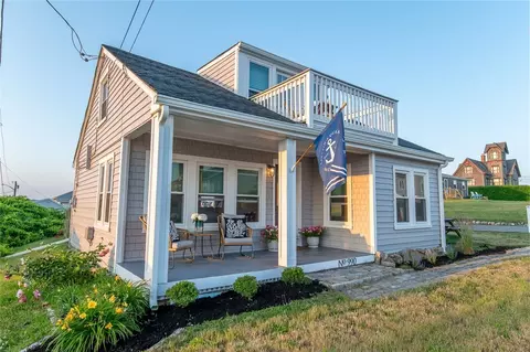990 Matunuck Beach Rd, South Kingstown, RI 02879