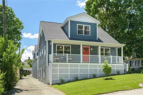 1 Coggeshall Ave, Bristol, RI 02809
