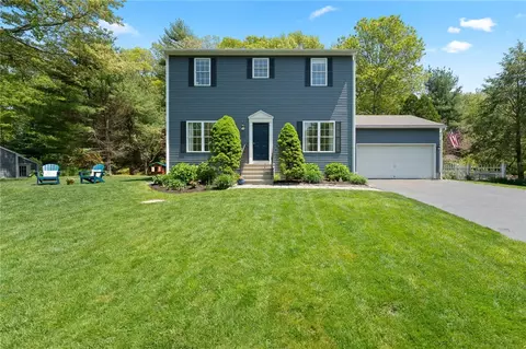 242 Orchard Woods Dr, Saunderstown, RI 02874