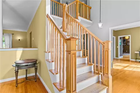 157 Joseph Ct, Warwick, RI 02886 photo 2