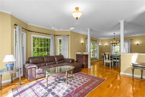 157 Joseph Ct, Warwick, RI 02886 photo 11