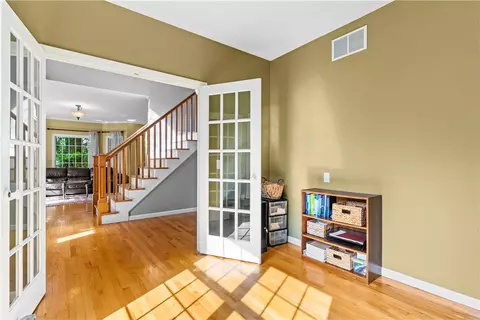 157 Joseph Ct, Warwick, RI 02886 photo 27