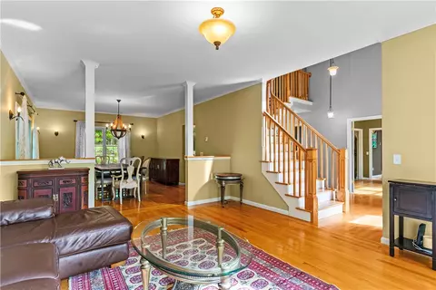 157 Joseph Ct, Warwick, RI 02886 photo 10