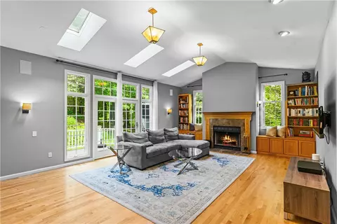 157 Joseph Ct, Warwick, RI 02886 photo 22