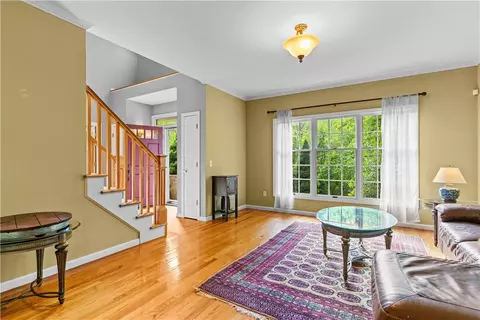 157 Joseph Ct, Warwick, RI 02886 photo 8