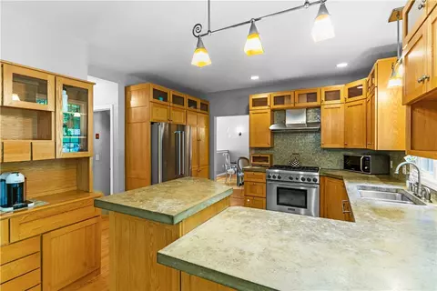 157 Joseph Ct, Warwick, RI 02886 photo 18