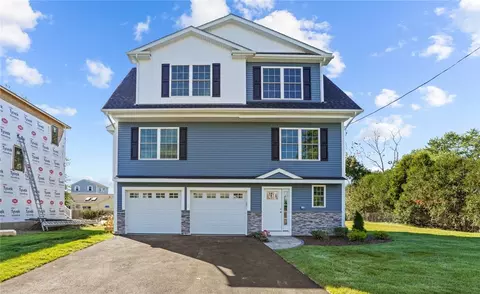 25 Dundas Ave, Warwick, RI 02889