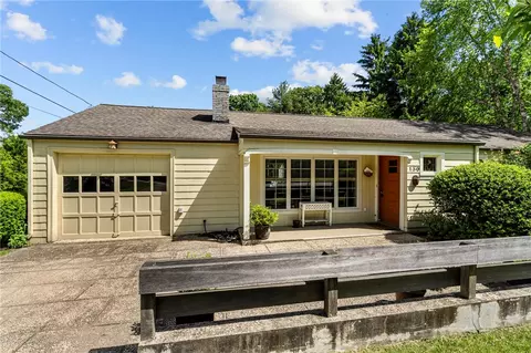 130 Phillips Rd, East Greenwich, RI 02818