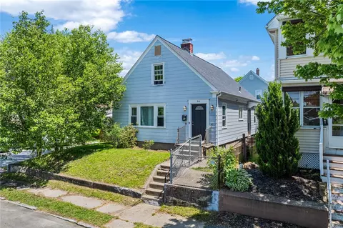 94 Orchard St, Cranston, RI 02910