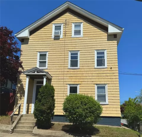 884 River Ave, Providence, RI 02908