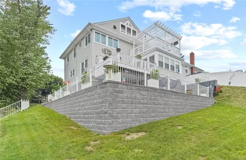 12 Rushton Dr, Cranston, RI 02905