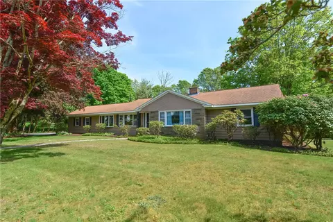 36 Meeting St, Coventry, RI 02816