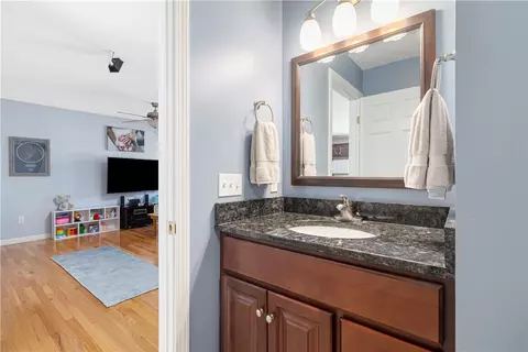 7 Covington Ct, Westerly, RI 02891 photo 6