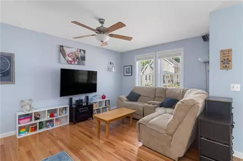 7 Covington Ct, Westerly, RI 02891 photo 4