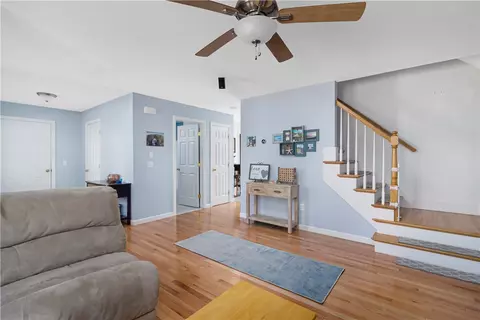 7 Covington Ct, Westerly, RI 02891 photo 3
