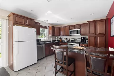 7 Covington Ct, Westerly, RI 02891 photo 9