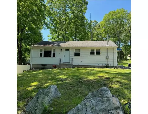 14 Cullen Hill Rd, Lincoln, RI 02865