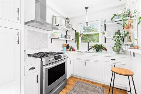 Kitchen - 6 Dudley Ave, Warwick, RI 02889 photo 2 of 4