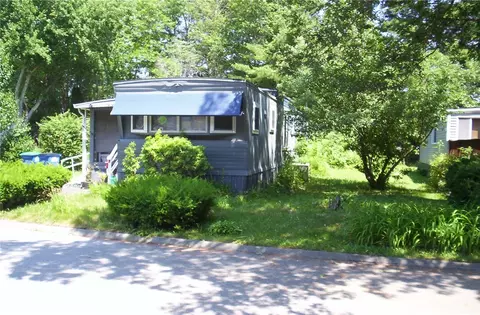 19 Lane Seven Ln, Coventry, RI 02816 photo 3