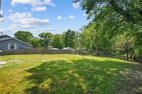 89 Cooper Ave, Woonsocket, RI 02895 photo 32