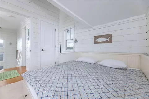 Bedroom - 433 Atlantic Ave, Westerly, RI 02891 photo 6 of 10