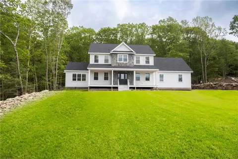 36 Forest Lane Ln, East Greenwich, RI 02818