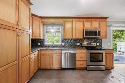 Kitchen - 20 Castle Way, Westerly, RI 02891 photo 1 of 3
