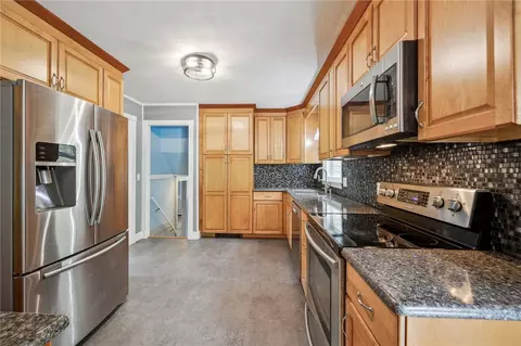 Kitchen - 20 Castle Way, Westerly, RI 02891 photo 2 of 3