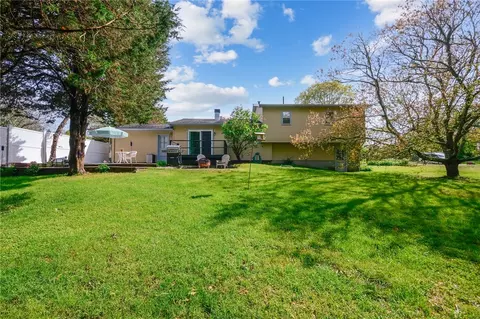 Exterior - 20 Castle Way, Westerly, RI 02891 photo 3 of 4
