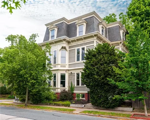 182 Cypress St #3, Providence, RI 02906