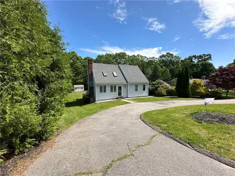 52 Old Post Rd, Westerly, RI 02891 photo 2