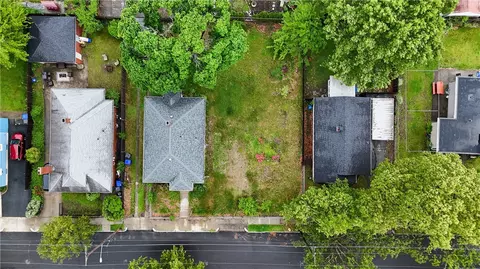 35 Riverview Ave, Pawtucket, RI 02860