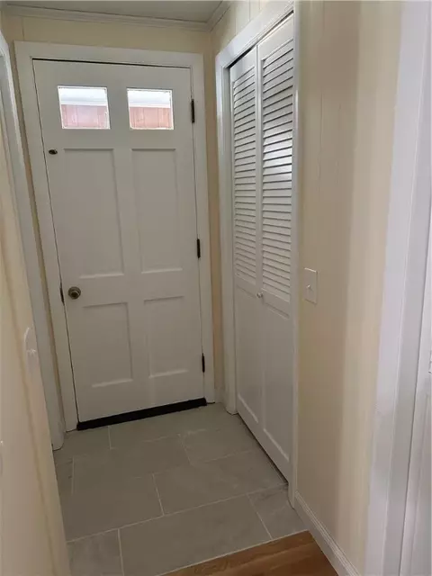 Entry Way - 82 Benedict Rd, Warwick, RI 02888 photo 2 of 4