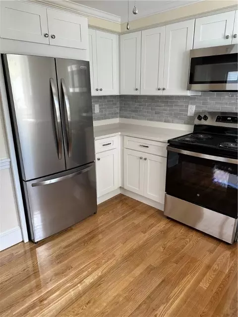 Kitchen - 82 Benedict Rd, Warwick, RI 02888 photo 3 of 3