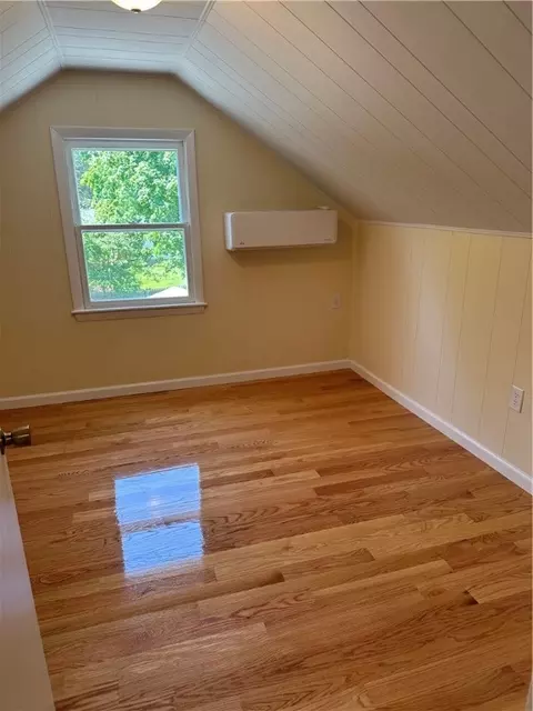 Bedroom - 82 Benedict Rd, Warwick, RI 02888 photo 4 of 5