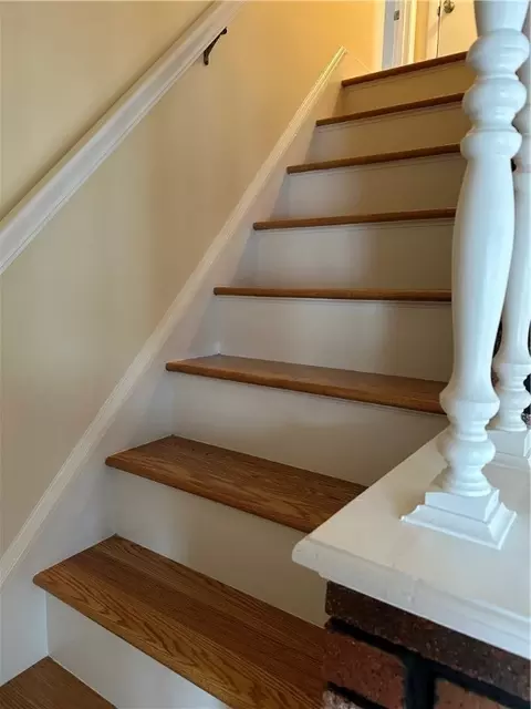 Entry Way - 82 Benedict Rd, Warwick, RI 02888 photo 3 of 4