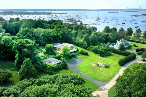 3 Harbor View Dr, Newport, RI 02840