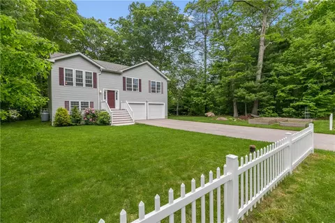Exterior - 7 Robin Dr, Exeter, RI 02822 photo 2 of 6