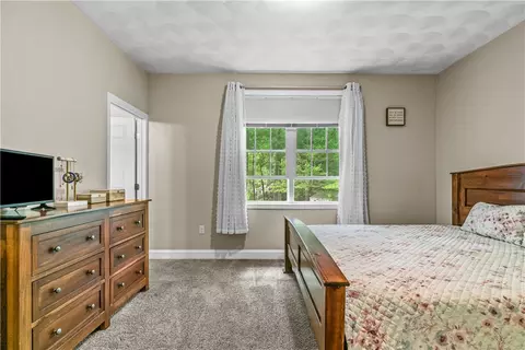 Bedroom - 7 Robin Dr, Exeter, RI 02822 photo 4 of 5