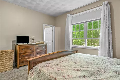 Bedroom - 7 Robin Dr, Exeter, RI 02822 photo 5 of 5