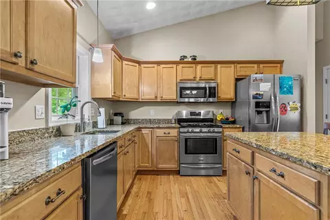 Kitchen - 7 Robin Dr, Exeter, RI 02822 photo 1 of 1